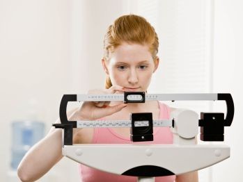 Неприятные синдромы до и во время месячных, сбросить вес